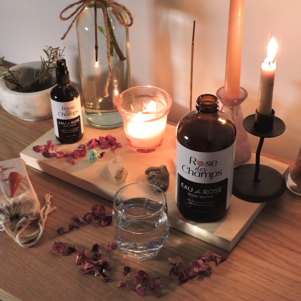 eau-de-rose-rituel-bien-etre-meditation-yoga-zen-bienfaits-de-la-rose