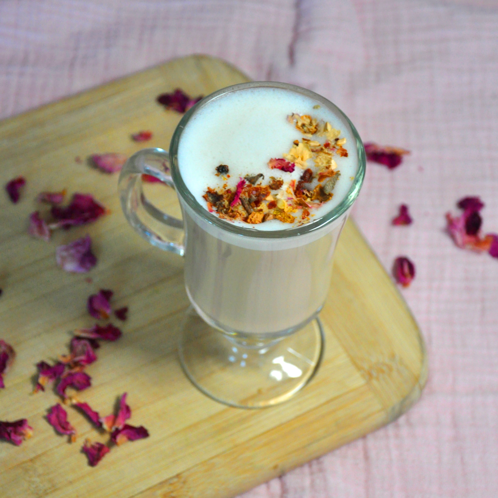 London Fog a la rose - latte a la rose - the rose water - rose petals hot drinks