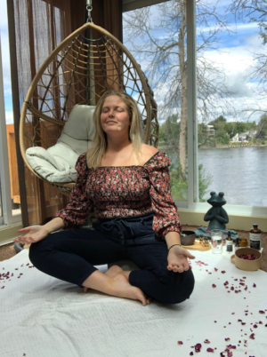mediter avec la rose amour de soi rose des champs karine martineau